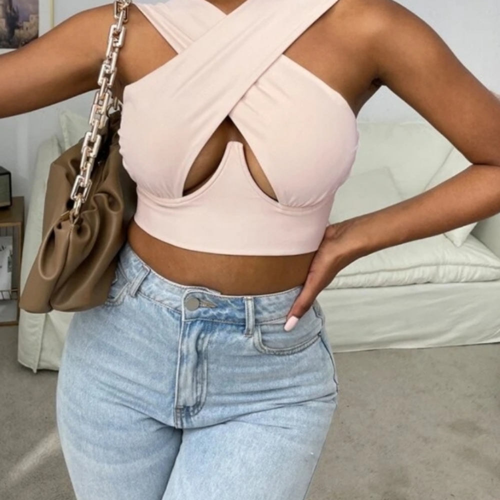 Underwire criss cross crop